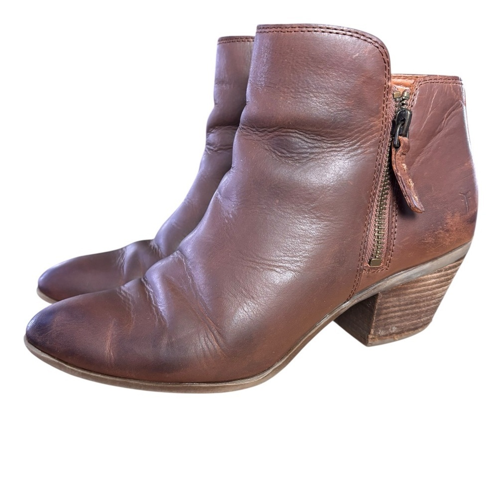 Frye Judith Double Zip Leather Ankle Booties – Sz 8.5M (Cognac Brown)
